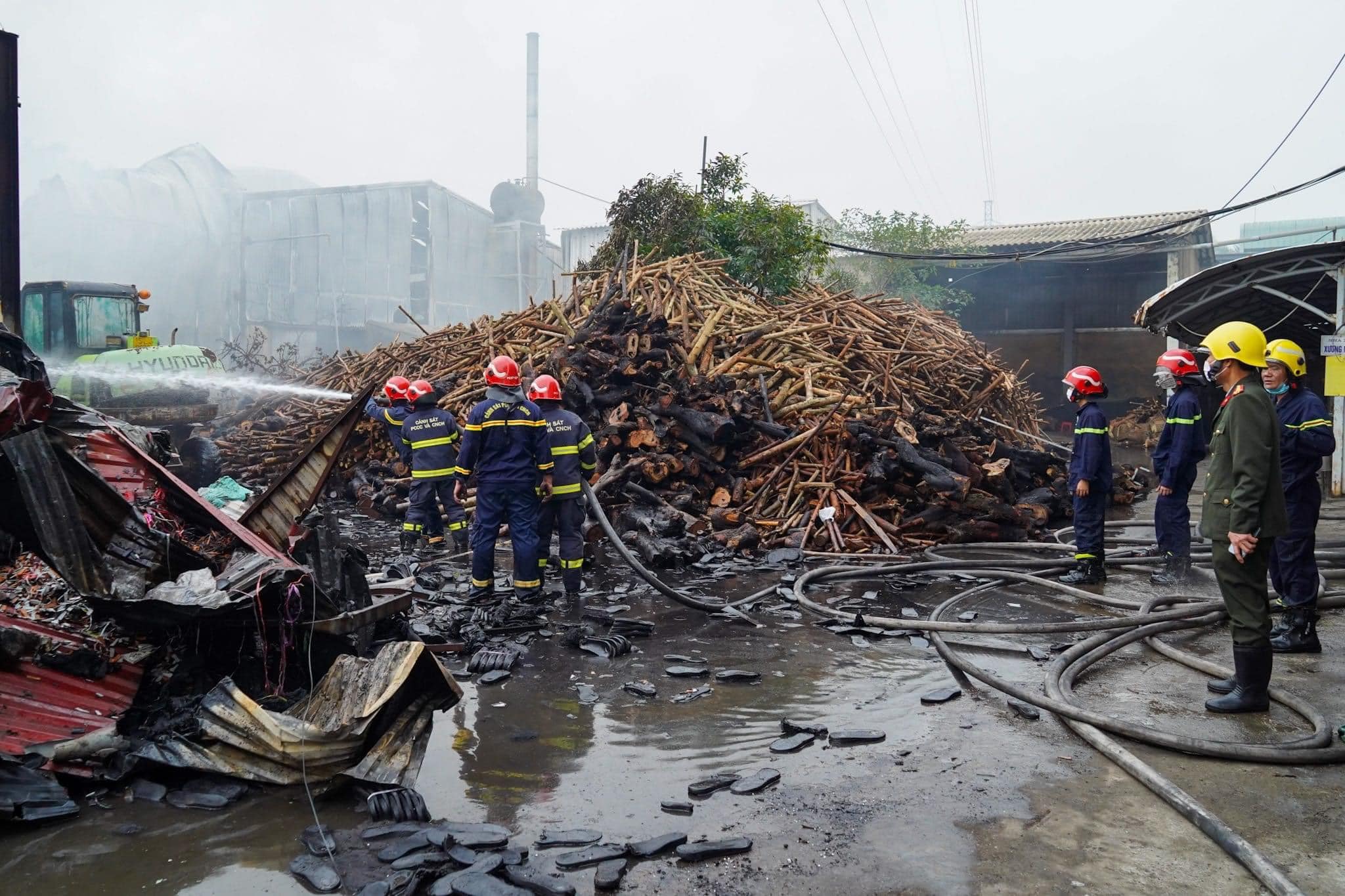 Thông tin thêm về vụ cháy xưởng sản xuất Công ty cổ phần Kim Long ở phường Lãm Hà, Kiến An